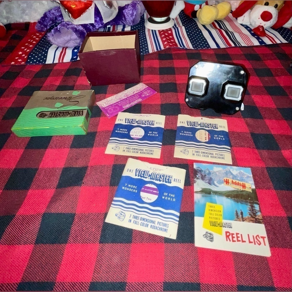 Vintage 1949 Sawyer StereoScope Viewmaster comes with three slides multiple pics